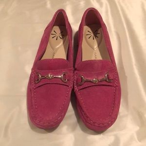 6.5 Fuchsia suede loafers Isaac Mizrahi